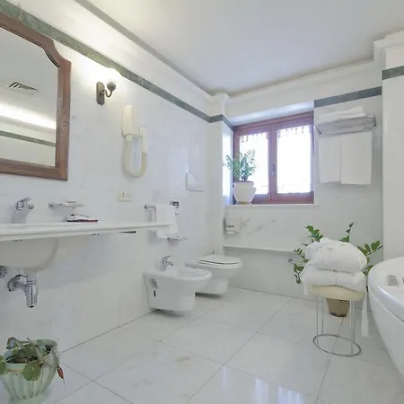 Ξενοδοχείο Le Gole Ristorante & 4*