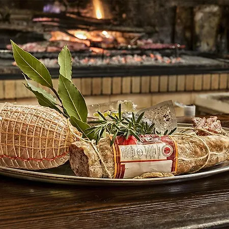 Le Gole Ristorante & 4*